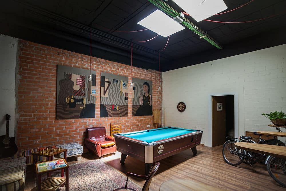 Games Room with Pool Table