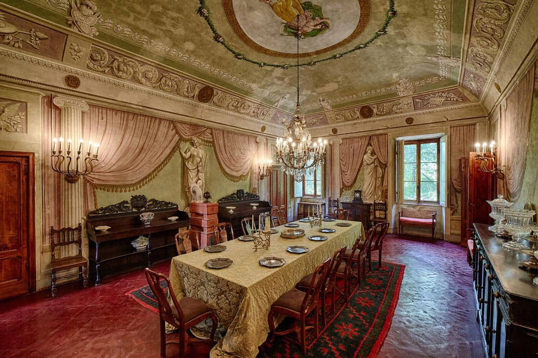 Dining room with fresco