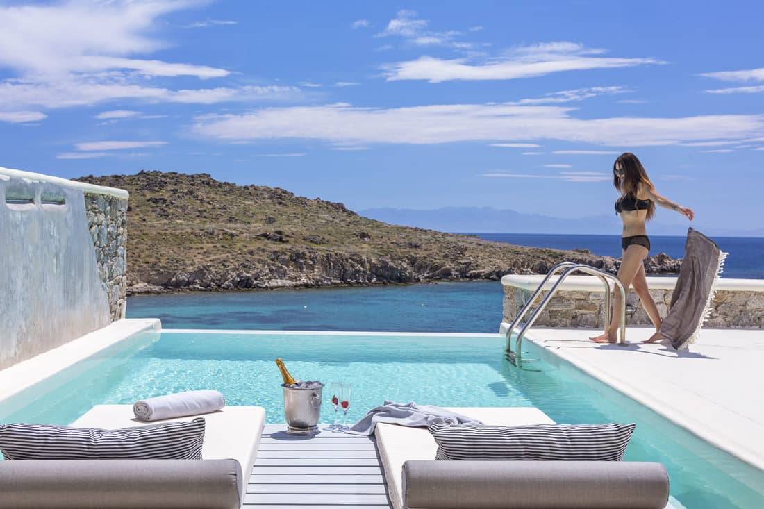 Infinity pool villa in Mykonos