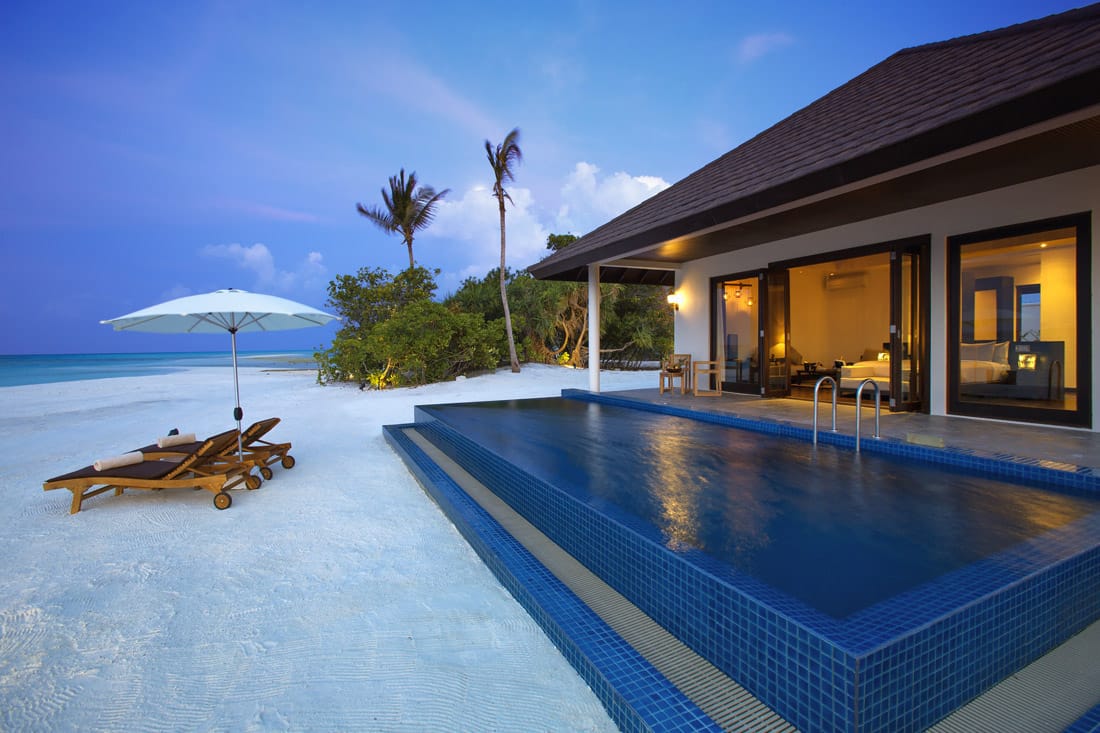 Pool villa near ocean