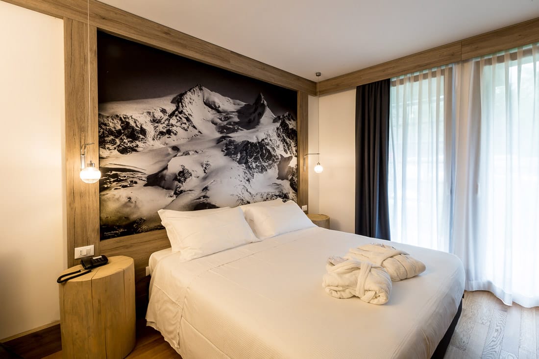 Contemporary alpine bedroom