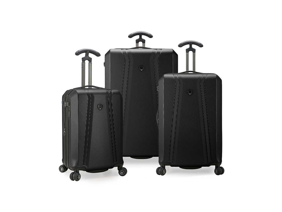 large size suitcases are fitted with wheels