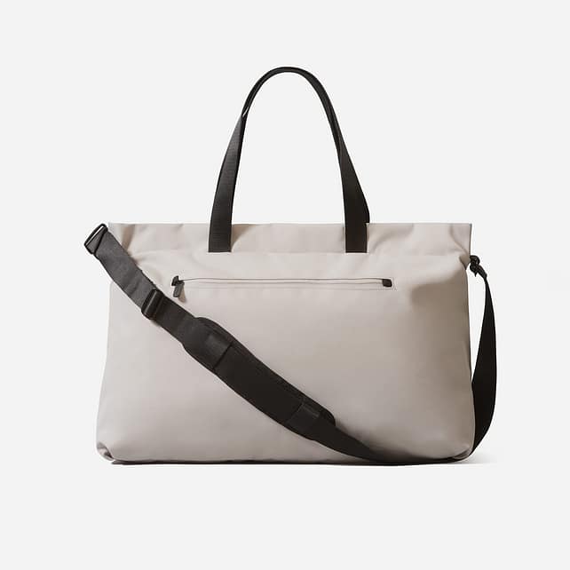 everlane renew weekender