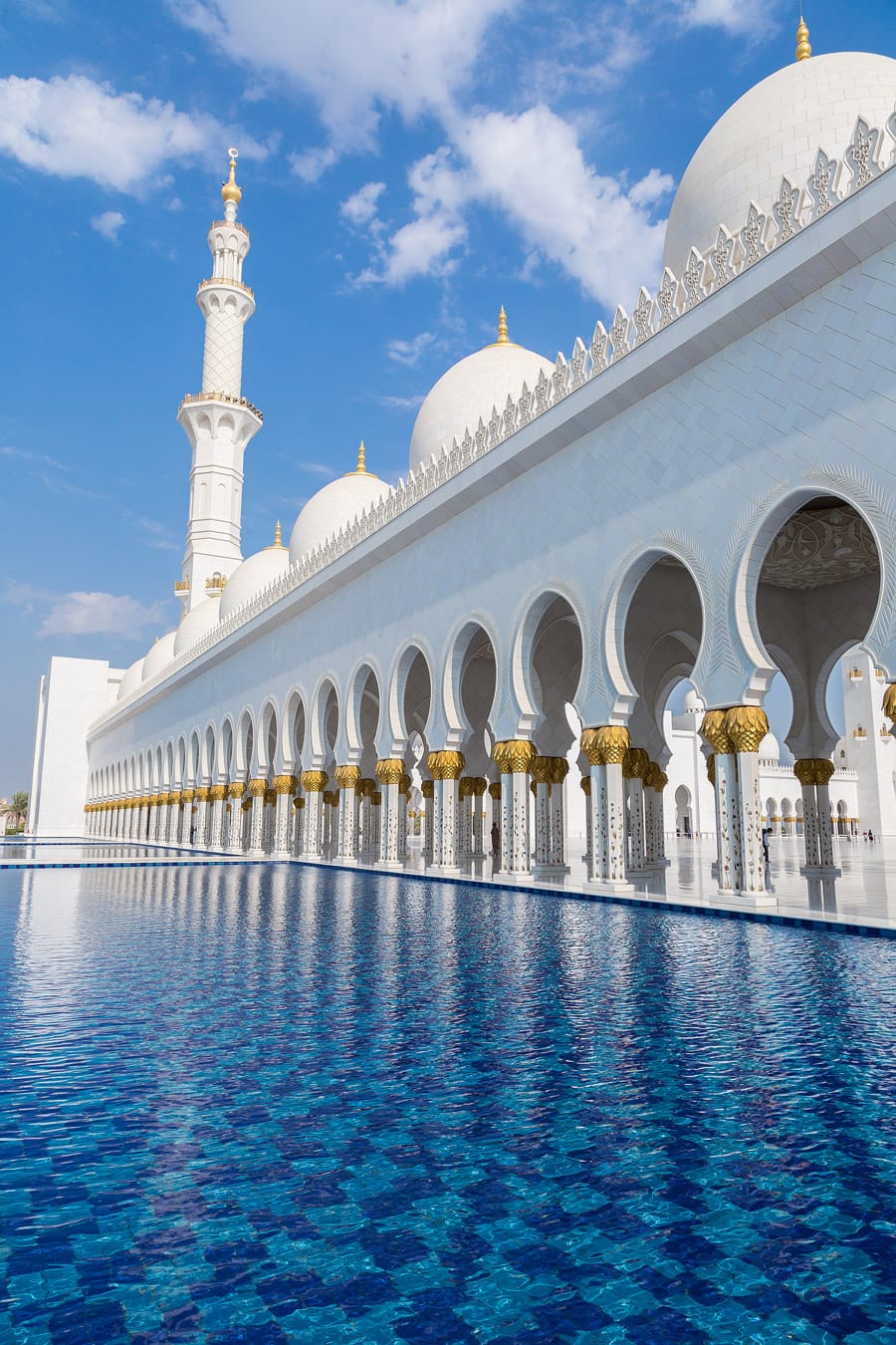 Reflecting pool at Sheikh Zayed Mosque