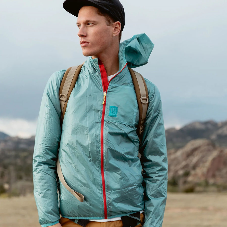 Packable ultralight jacket for hiking