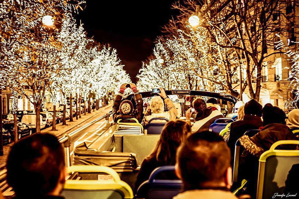 Bus Christmas Lights Tour in Paris