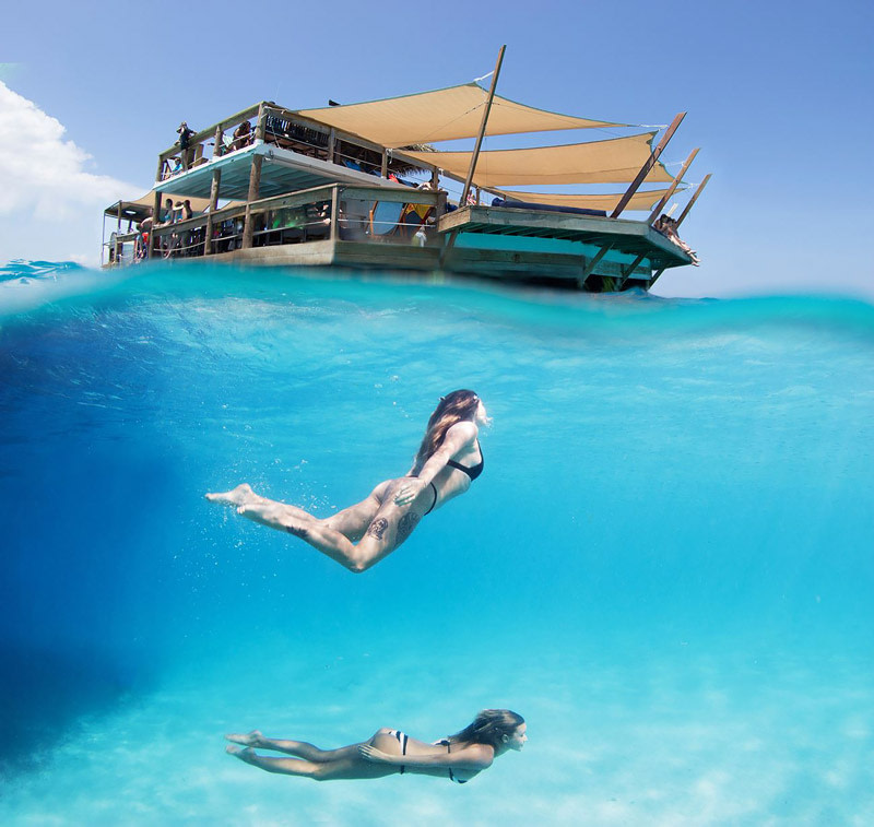 This Awesome Floating Bar In Fiji Puts Everyone In A Tropical Party Mood This Awesome Floating Bar In Fiji Puts Everyone In A Tropical Party Mood