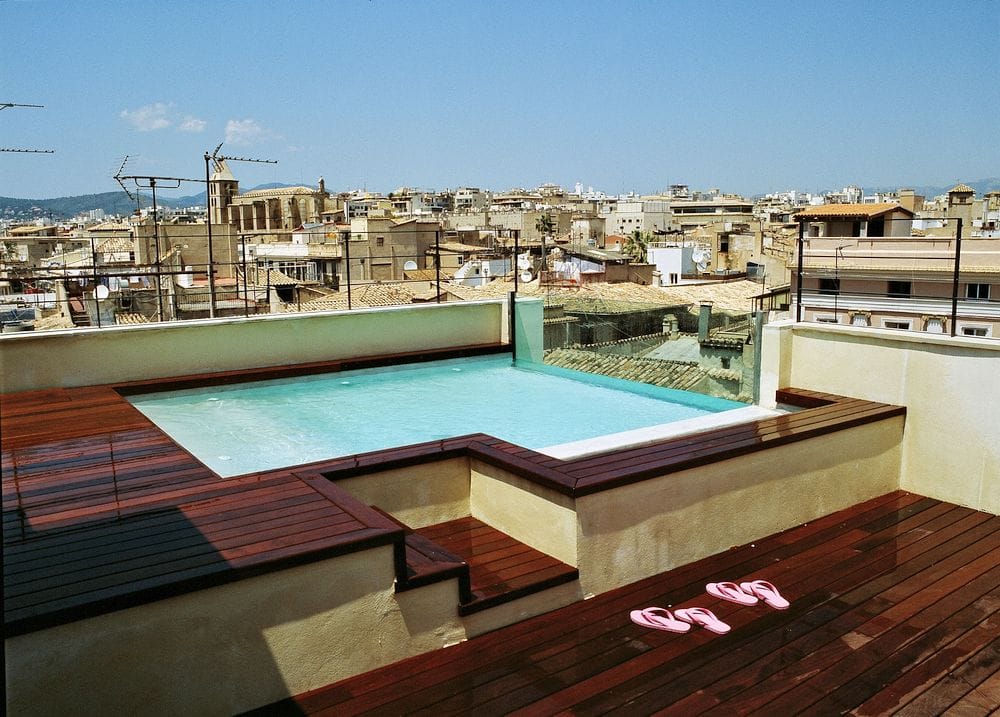 Rooftop terrace with splash pool