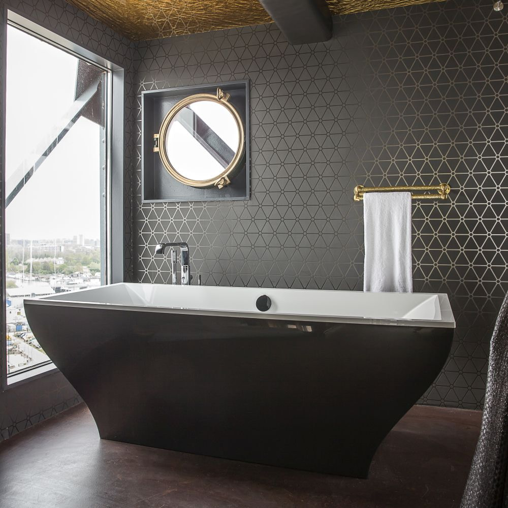 Opulent bathroom