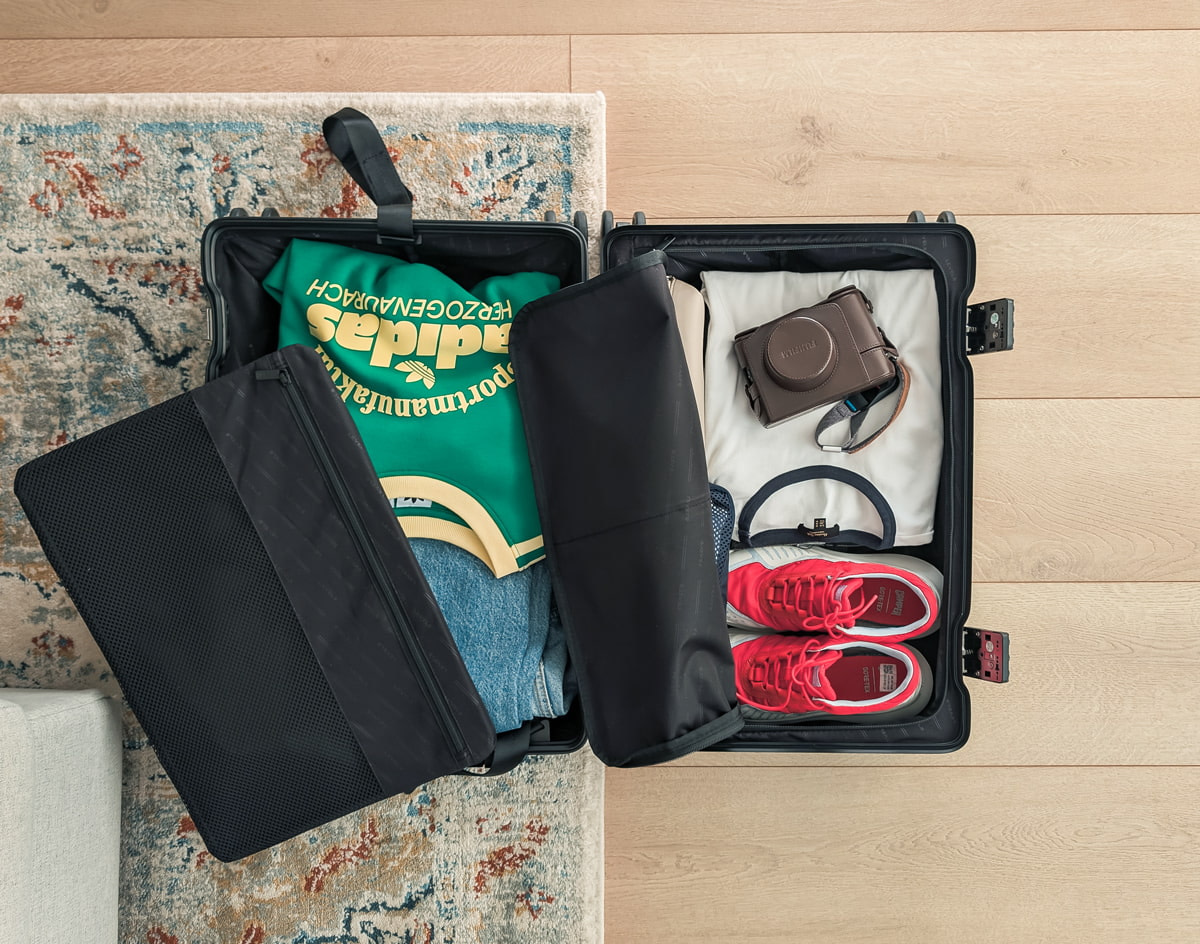 Inside the Level8 Hegent Carry-On