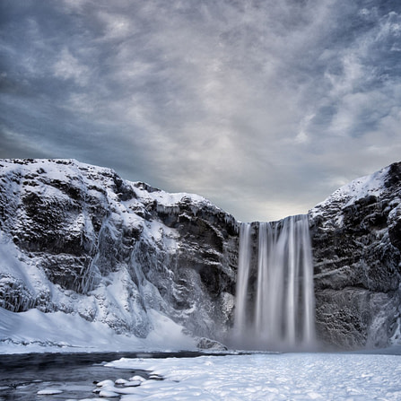 Skógafoss in winter