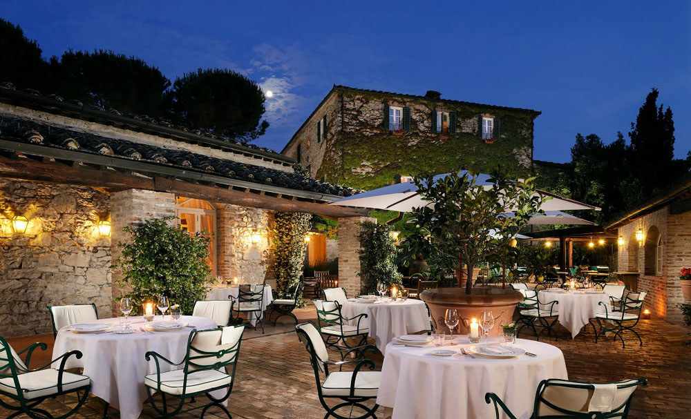 Outdoor restaurant in Chianti