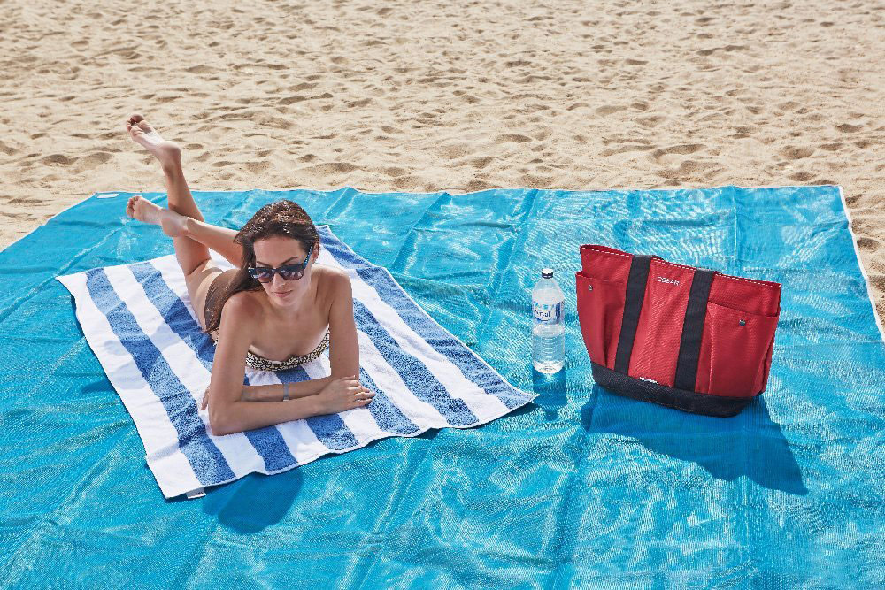 Sandless beach mat