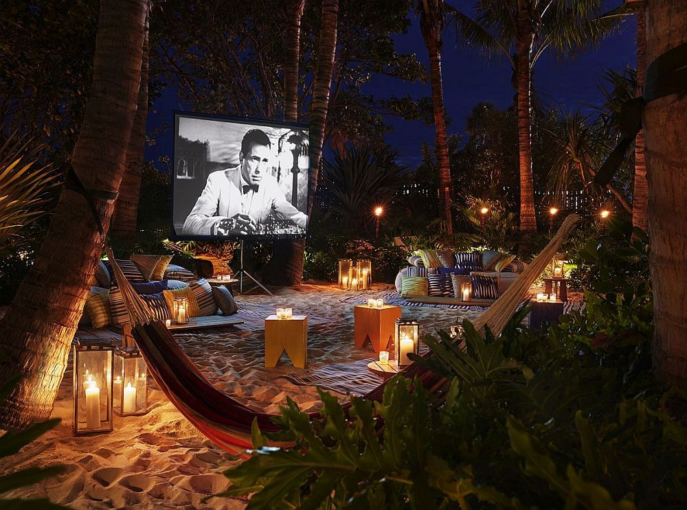 Outdoor cinema in Miami Beach