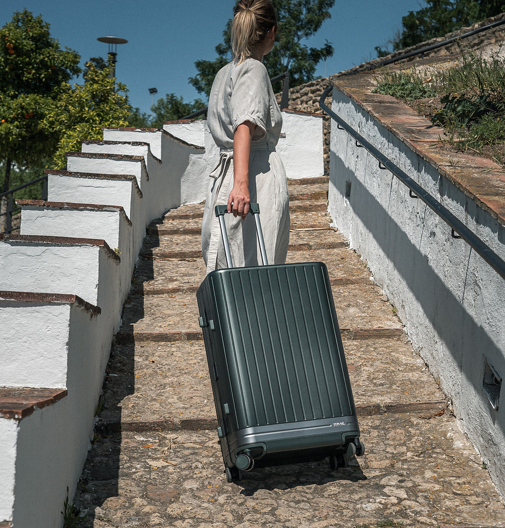 MVST Select C45 Polycarbonate Suitcase Review