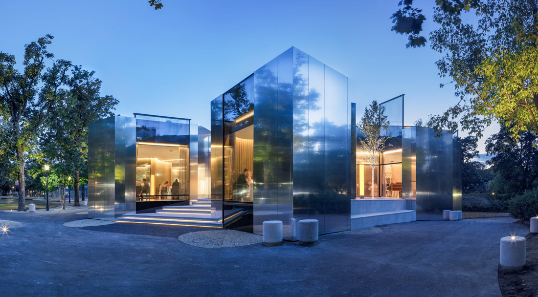 Mirror pavilion in Vienna