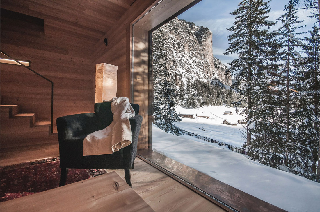 Cabin with glass wall