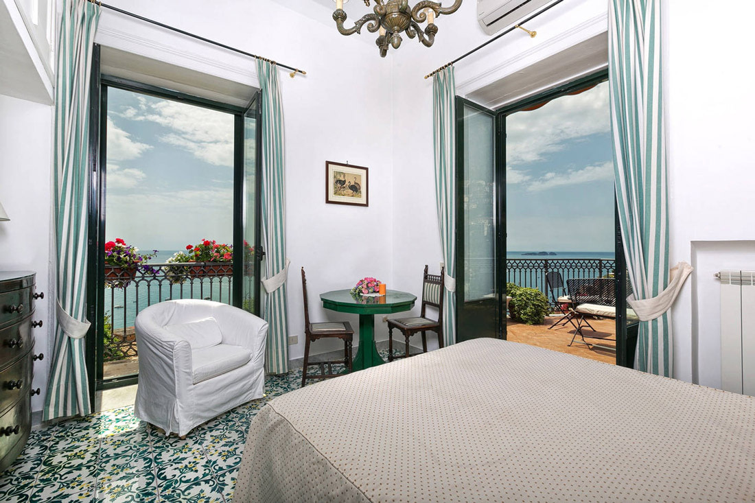 Corner room with sea views