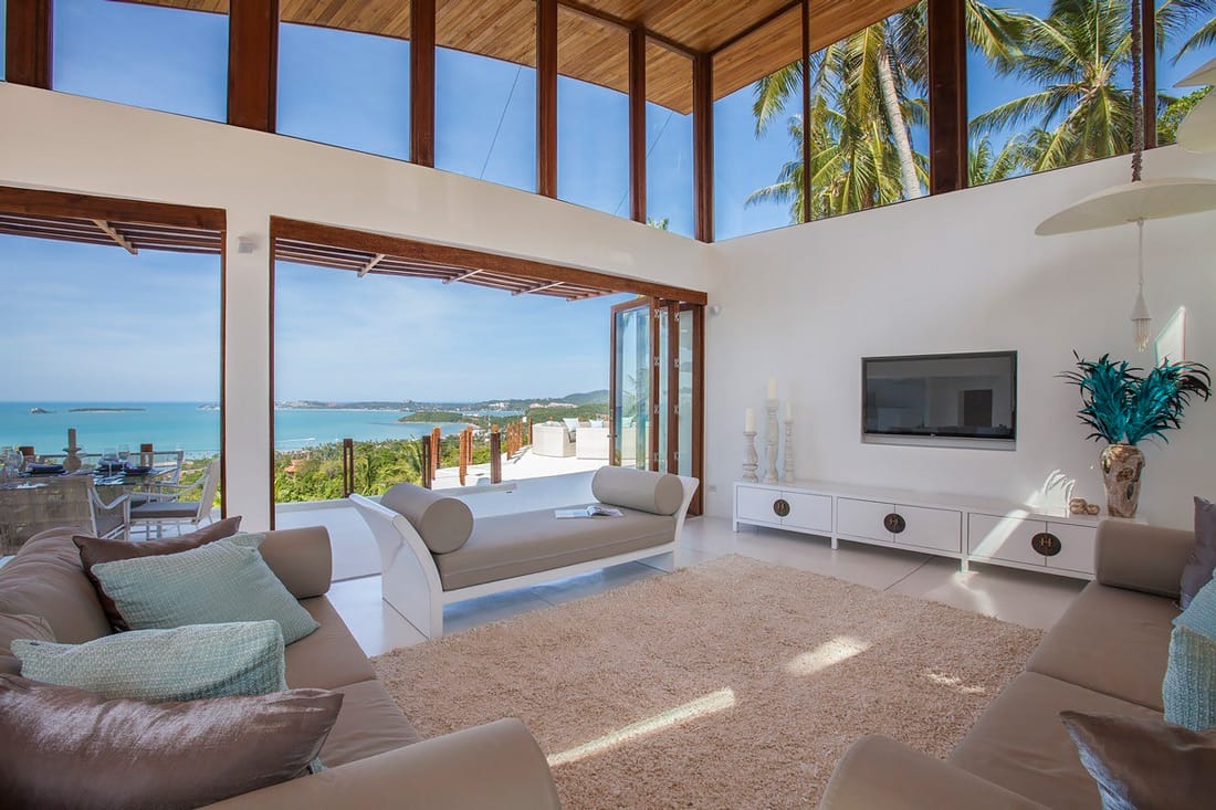 Luxury villa with sea views