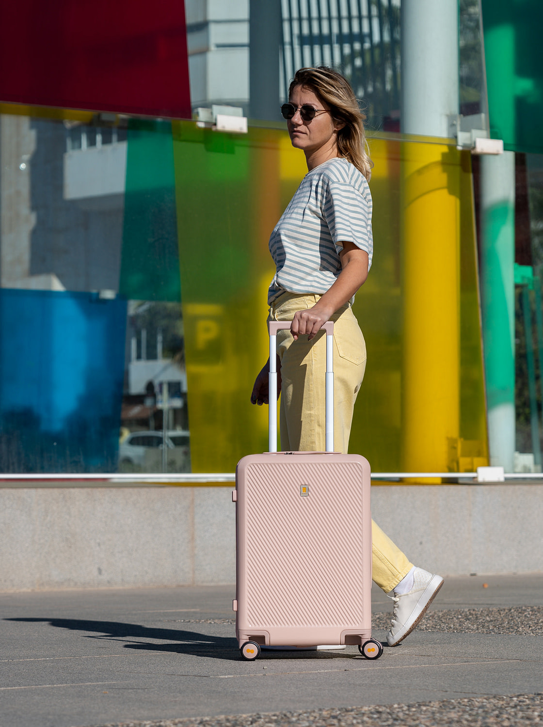 Steamline Luggage The Entrepreneur Briefcase in Pink