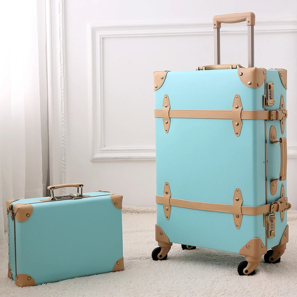 Affordable suitcases with a retro look