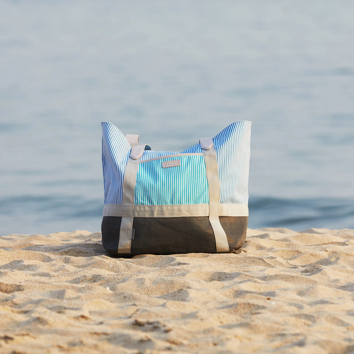 The ultimate beach accessories this summer: from see-through