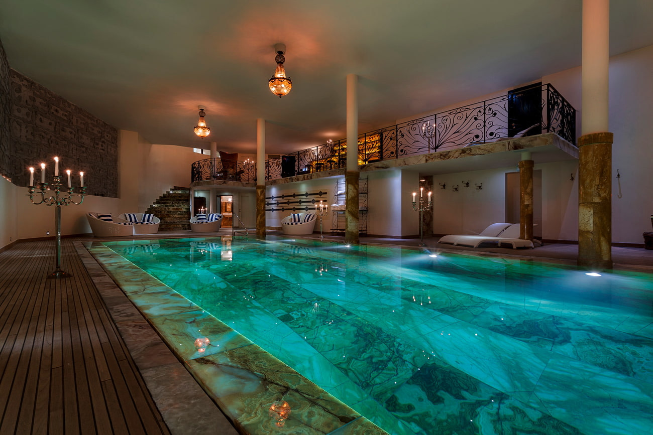 Ultr-luxurious spa