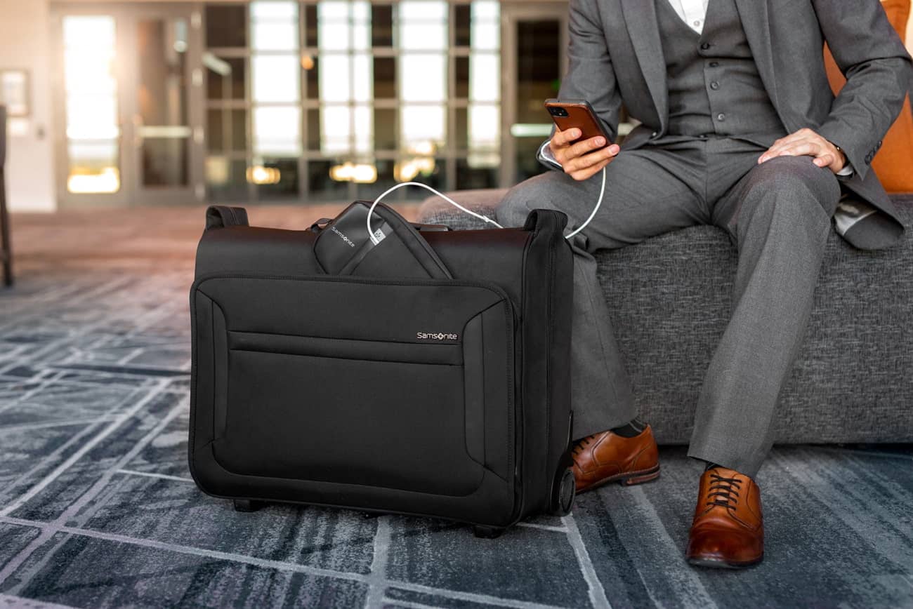 best business travel luggage for suits