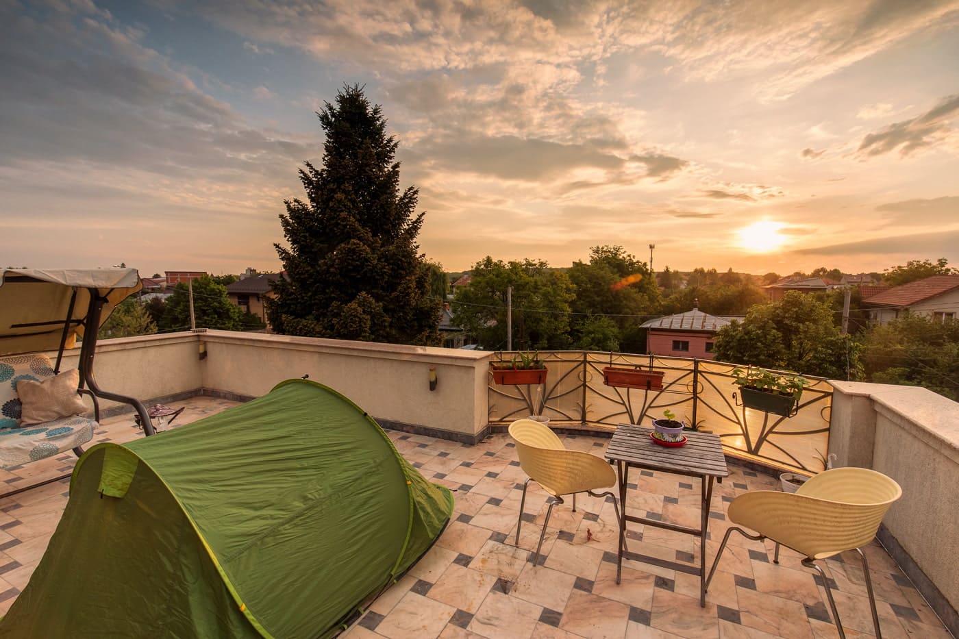 Balcony tent