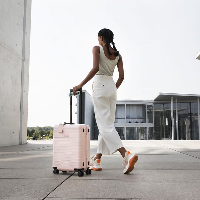 The Best Luggage Deals for the 2022 Holiday Season