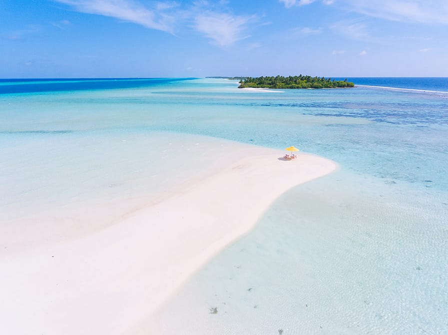 35 Beautiful Aerial Photos of the Maldives' Island Resorts