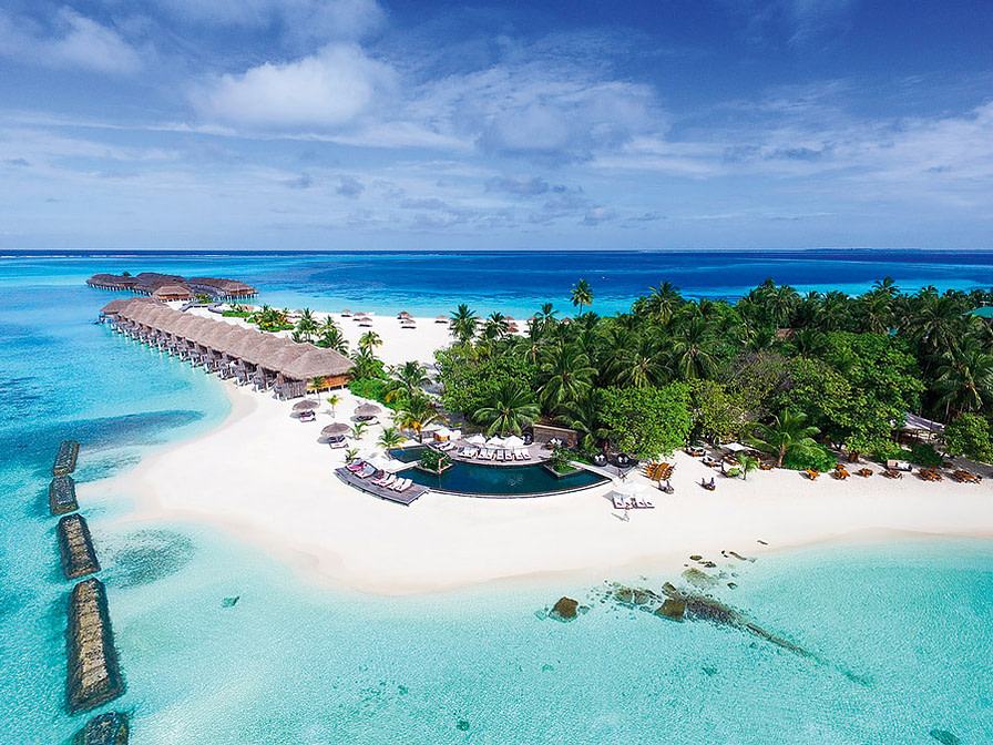 35 Beautiful Aerial Photos of the Maldives' Island Resorts