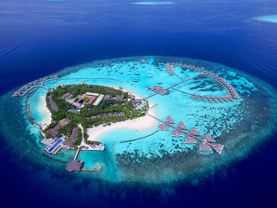 35 Beautiful Aerial Photos of the Maldives' Island Resorts