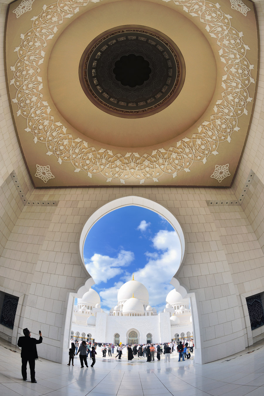 Stunning architecture in Abu Dhabi