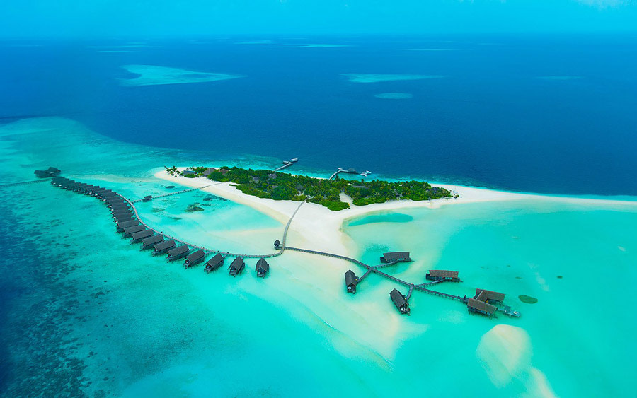 35 Beautiful Aerial Photos of the Maldives' Island Resorts