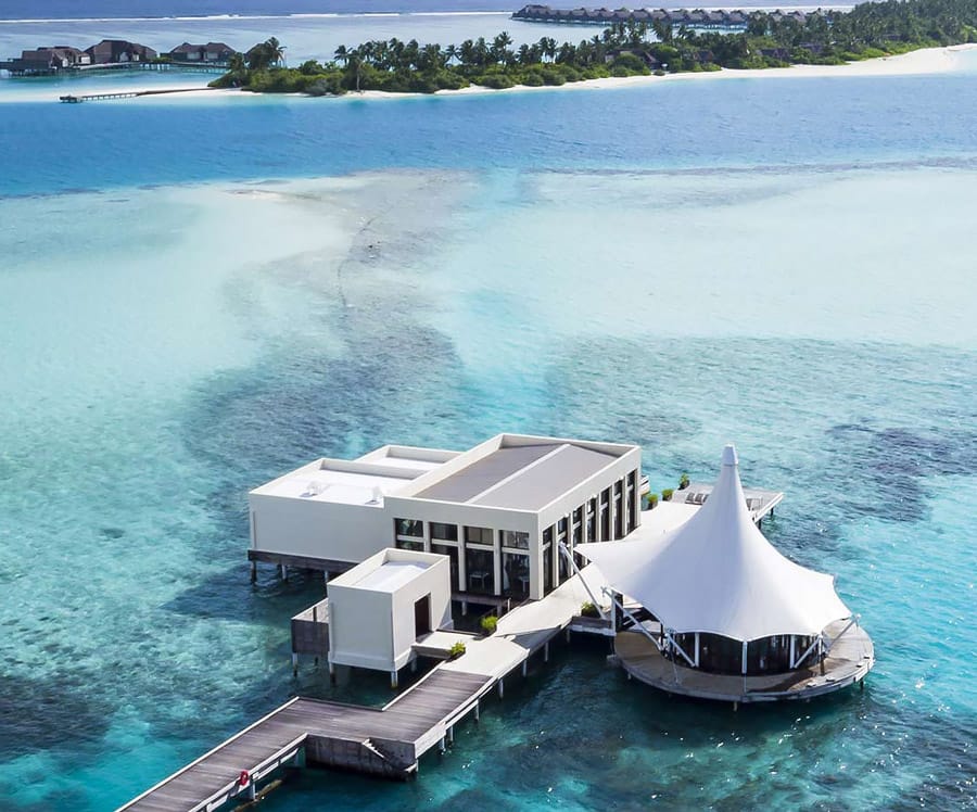 Floating restaurant