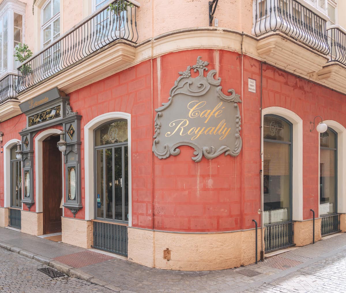 Romantic café in Cadiz