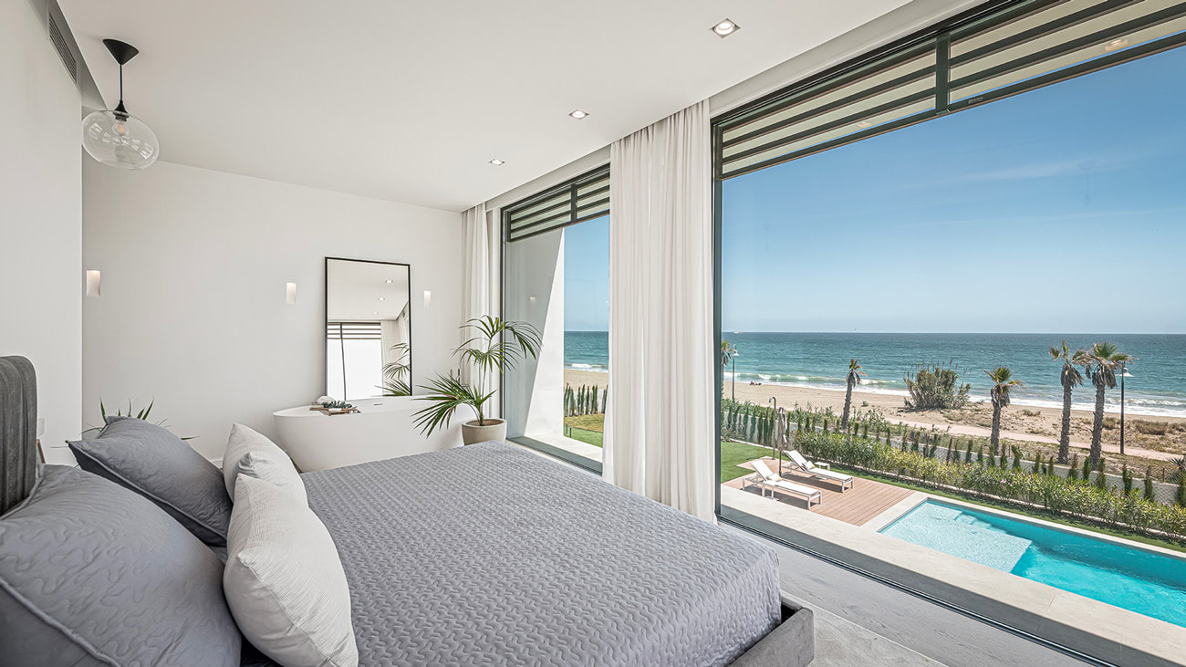 Beach villa to rent in Marbella