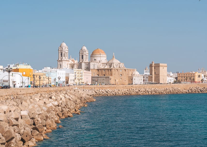 A 2023 Travel Guide To C Diz Spain S Oldest City   Cadiz Promenade Cathedral 